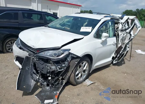 2020 Chrysler Pacifica Touring L Plus из США, поврежденный, VIN 2C4RC1EGXLR136110